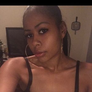 Meet your Posher, Alisha